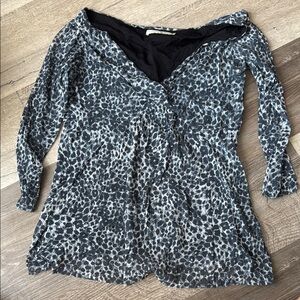 Weston Wear Black and White Ruched Fitted Blouse